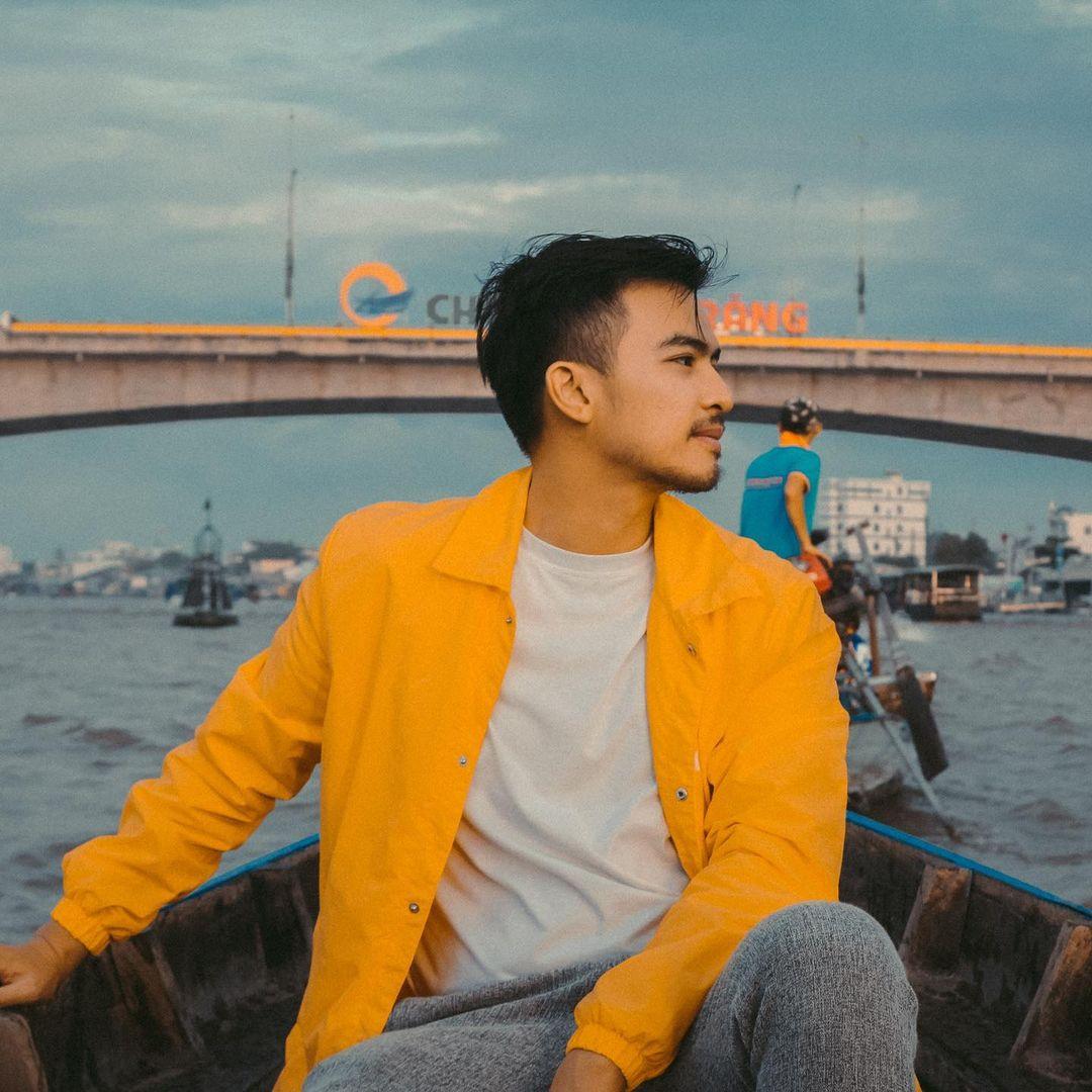 Bức họa miền Tây sông nước với chợ nổi tấp nập ghe thuyền và những vườn cây trái sum suê trĩu quả