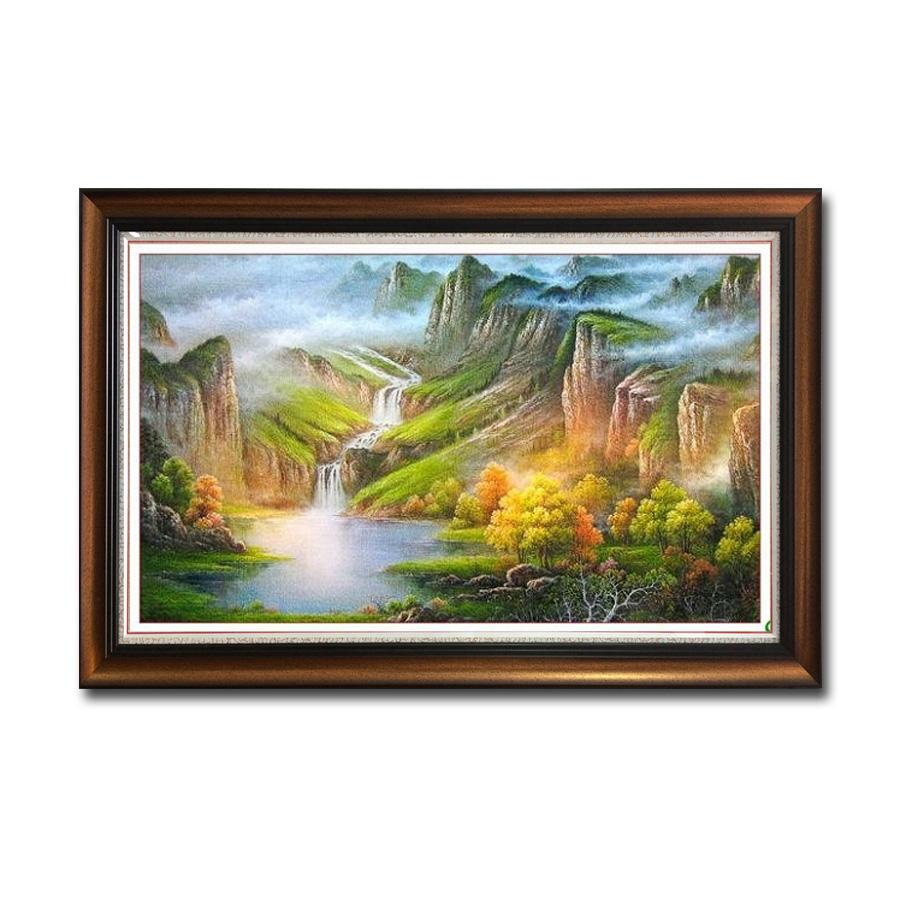 Bức tranh sơn dầu phong cảnh thiên nhiên hùng vĩ với núi non và sông nước thơ mộng