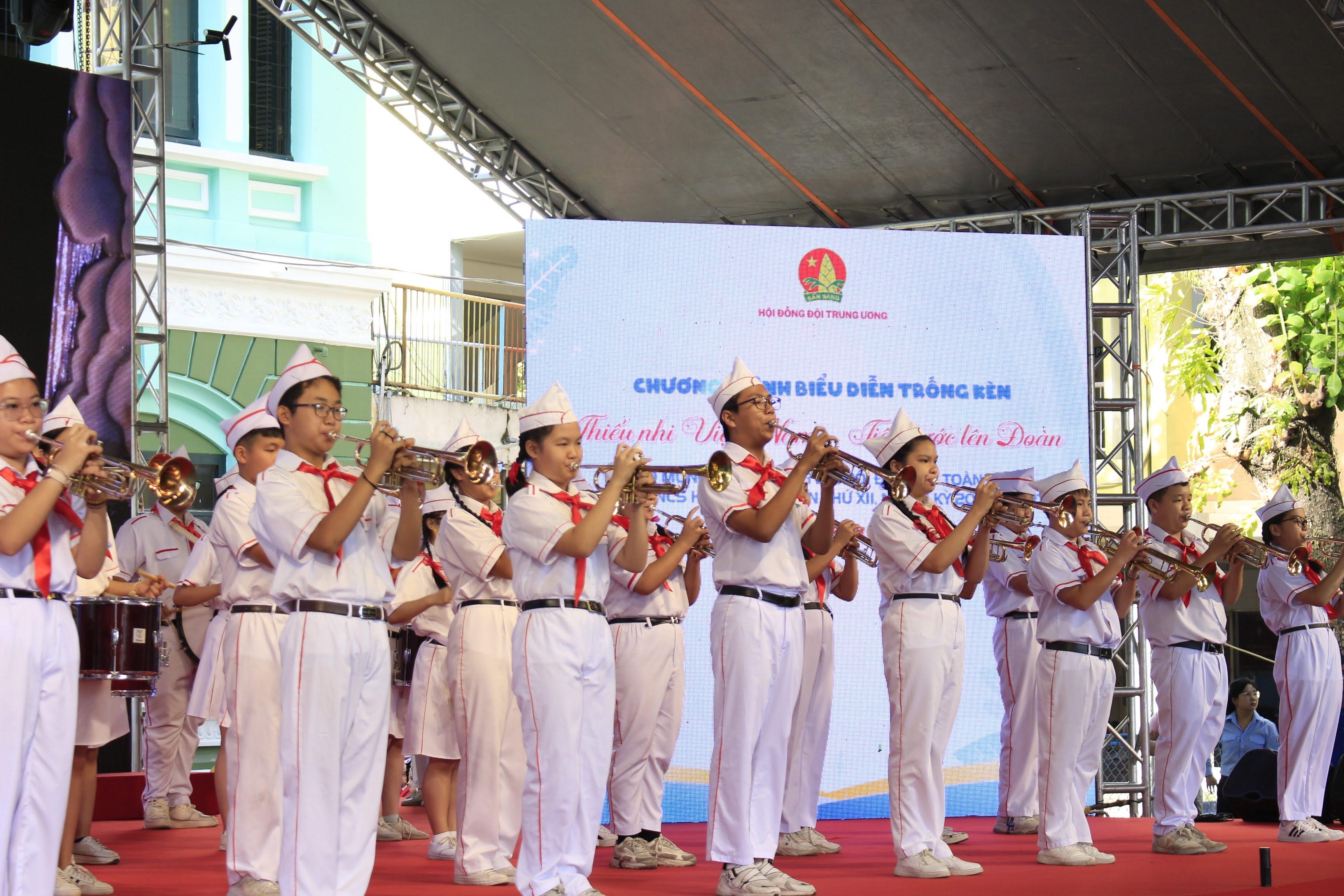 Các chủ đề thường gặp trong tranh vẽ thiếu nhi mừng đại hội đoàn toàn quốc