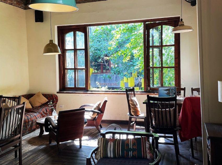 Bộ dụng cụ bút chì, tẩy, giấy vẽ cần thiết để bắt đầu hành trình vẽ tranh tĩnh vật chì