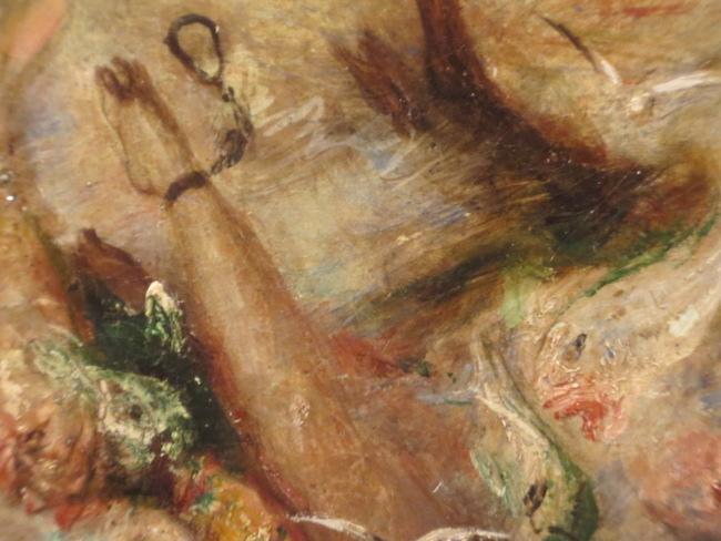 Những bông hoa hồng bằng giấy mỹ thuật được sắp xếp tinh tế trong một bình gốm nghệ thuật