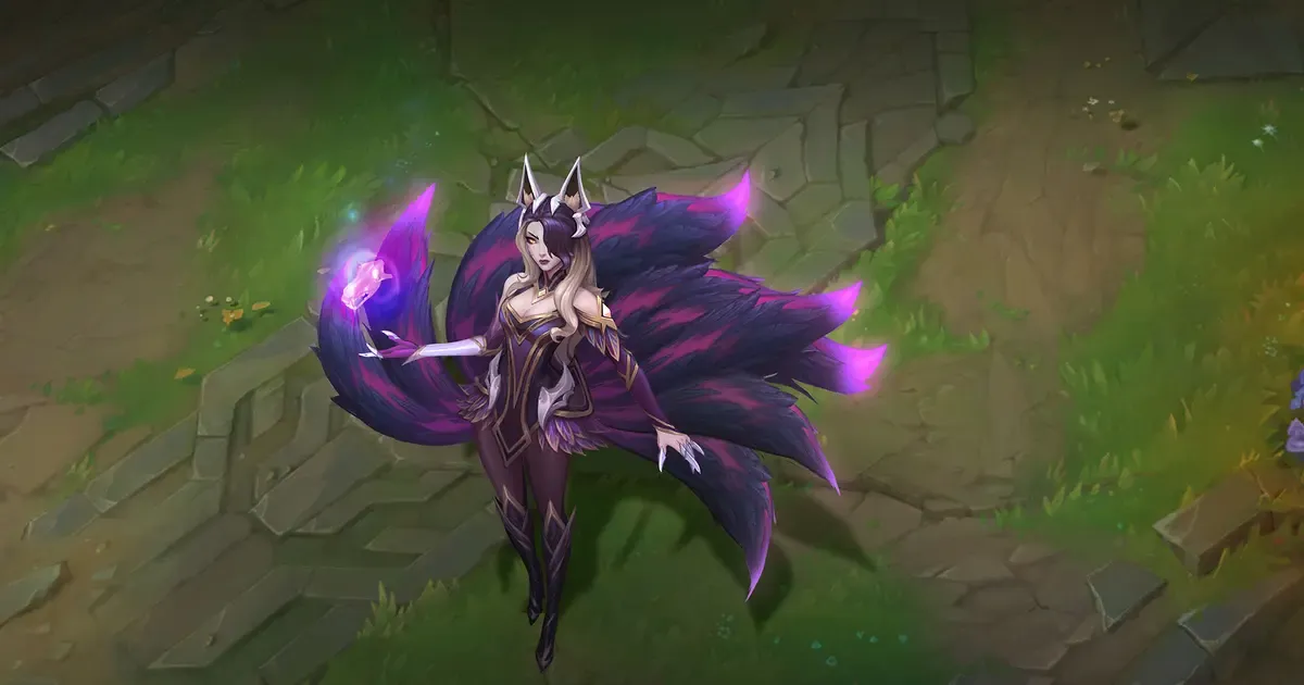 Bức tranh hồ ly chín đuôi hoàn thiện với các chi tiết đổ bóng và hiệu ứng lông vũ huyền ảo