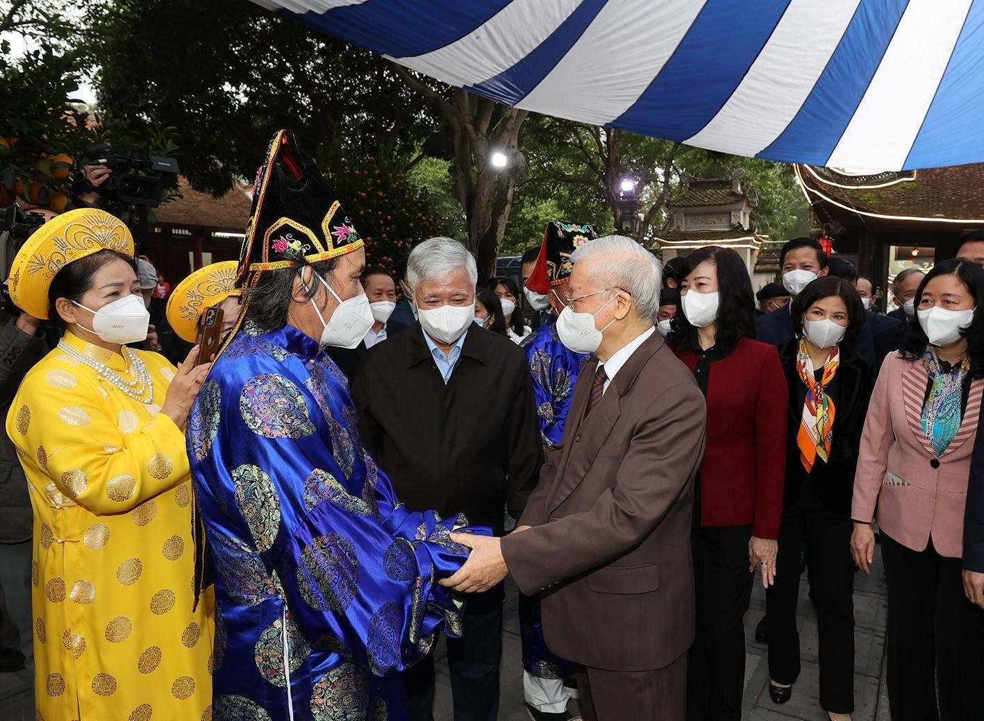 Hoàn thiện đường nét và chi tiết da trong cách vẽ con voi đẹp nhất để tạo sự sống động