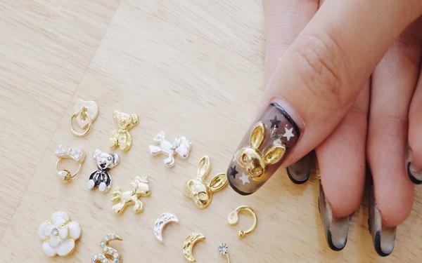 Các bước vẽ nail hoa hồng mini đơn giản và duyên dáng cho người mới bắt đầu