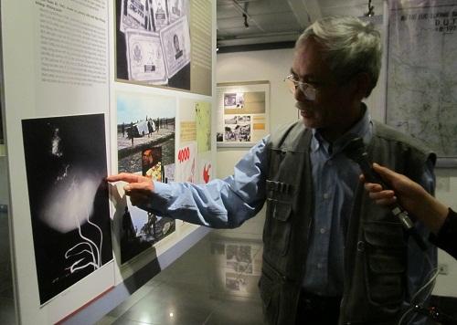 Ký họa 12 ngày đêm lịch sử chân thực ghi lại cảnh người dân Hà Nội trong hầm trú ẩn