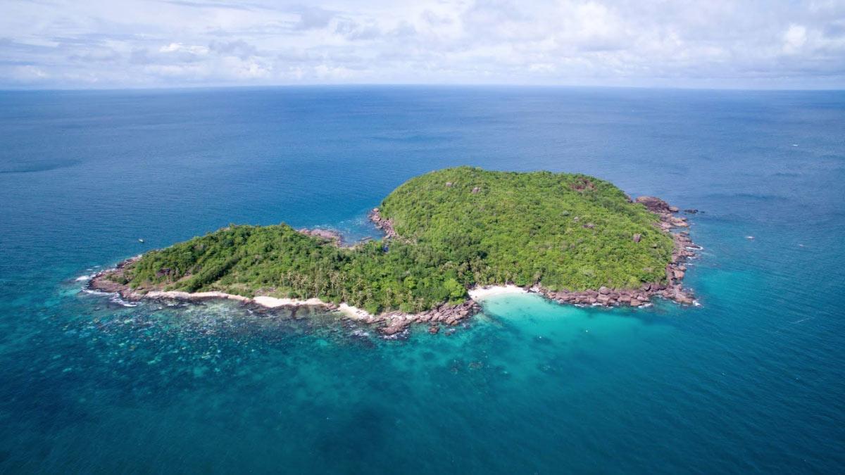 Mẫu tranh phong cảnh đẹp dễ vẽ cảnh biển xanh cát trắng thư giãn tâm hồn