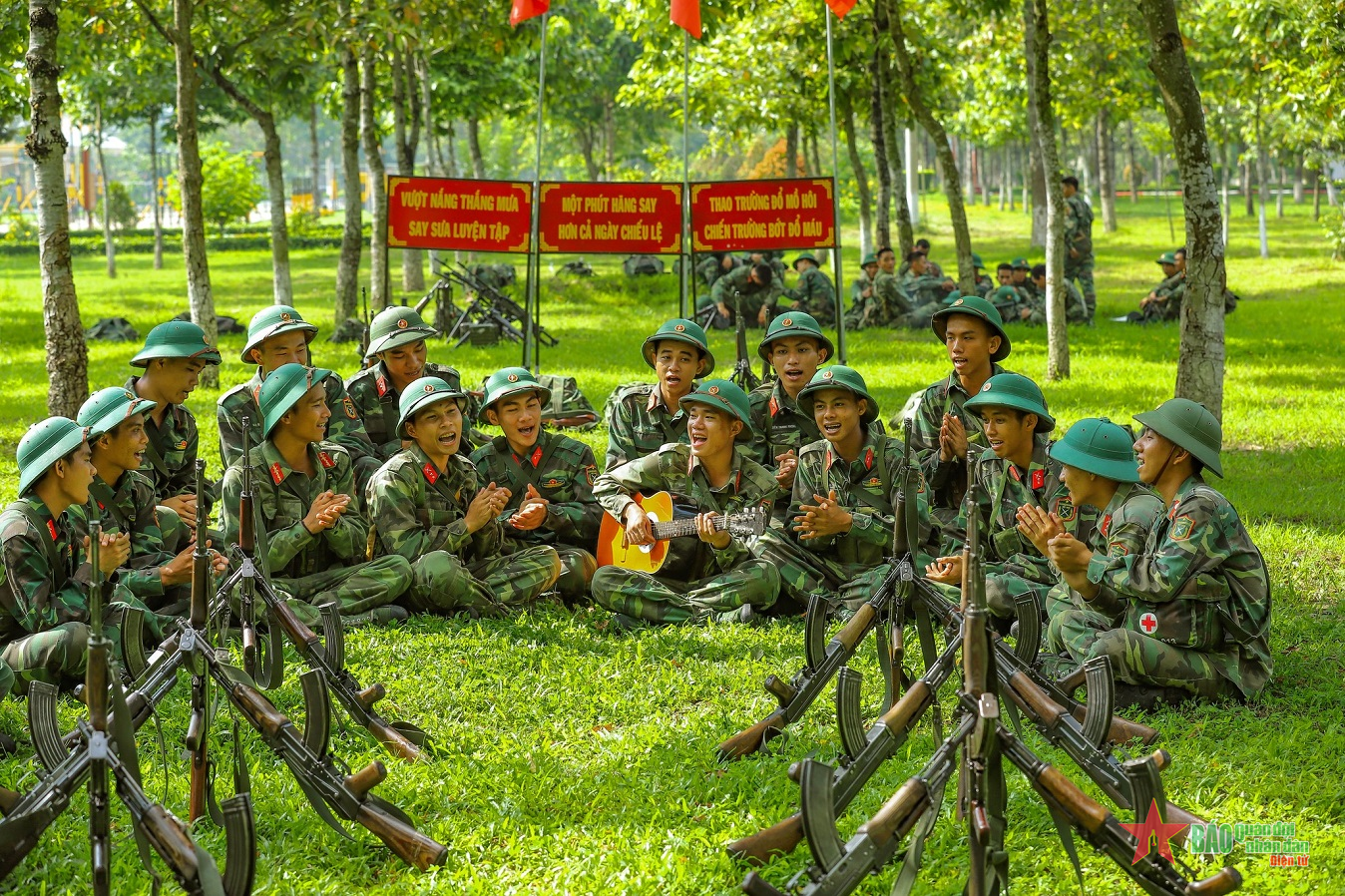 Nguồn cảm hứng sáng tạo bất tận từ các loại giấy mỹ thuật Hà Nội chất lượng cao dành cho các tác phẩm nghệ thuật