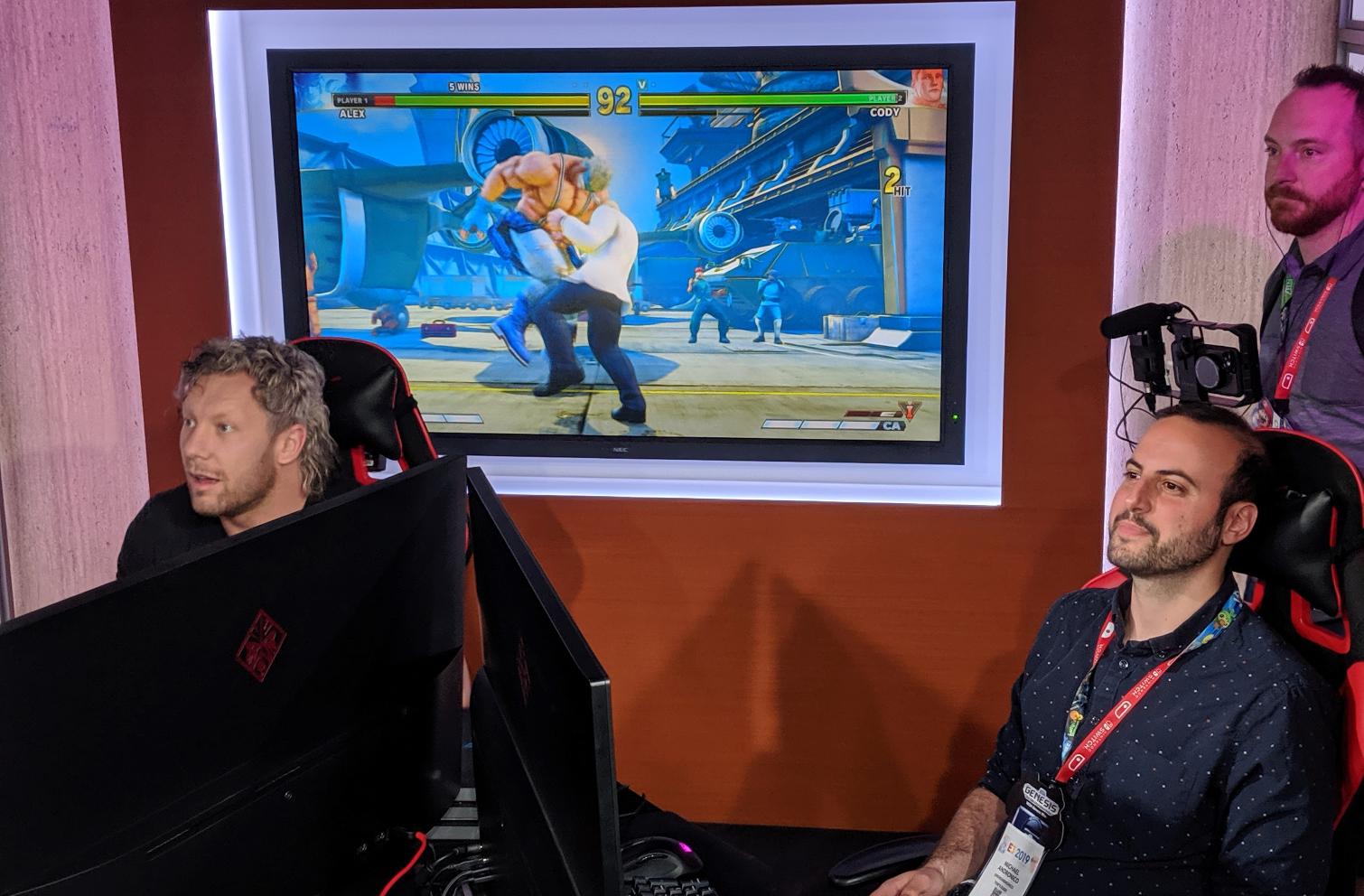 Tranh vẽ khoảnh khắc một pha bóng đỉnh cao, kịch tính trong trận đấu Nam Mỹ từ góc nhìn tường thuật trực tiếp