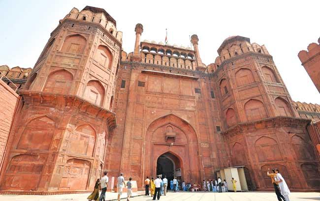 Sự uy nghi và vẻ đẹp lịch sử của Pháo đài Đỏ ở Delhi, một công trình kiến trúc Ấn Độ vĩ đại