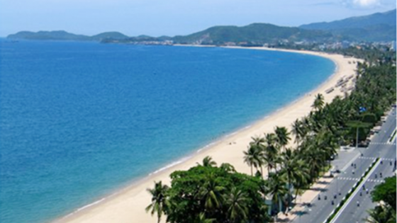 Khám Phá Cách Vẽ Thuyền Đẹp Nhất Như Họa Sĩ Chuyên Nghiệp tô màu con thuyền trên mặt biển xanh thẳm áp dụng cách vẽ thuyền đẹp nhất