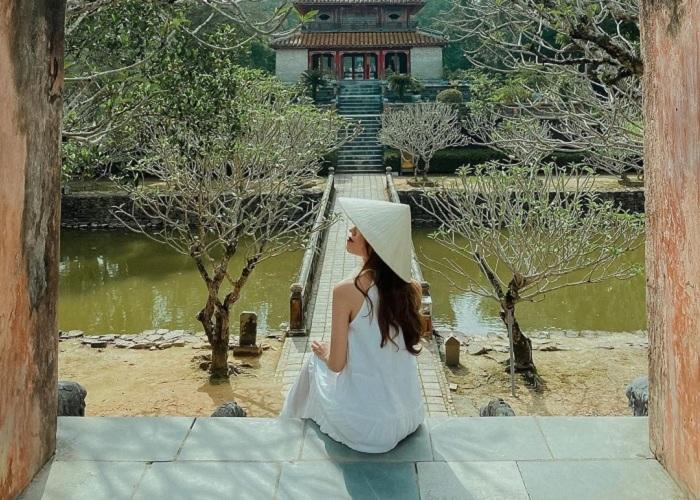 Tranh vẽ thành Cổ Loa toàn cảnh nguy nga với những vòng thành xoáy ốc cổ kính