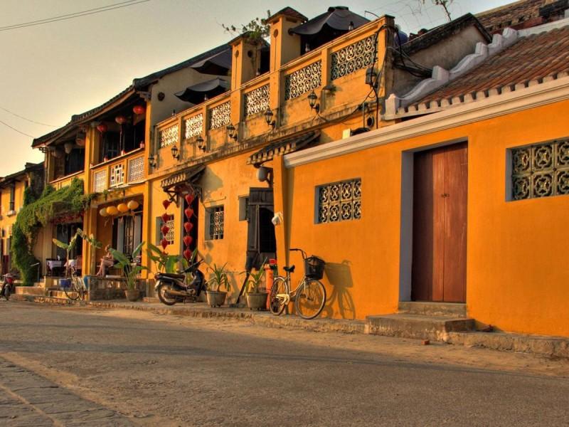 Khám Phá Nét Đẹp **Tranh Vẽ Áo Dài Việt Nam** Độc Đáo Nét đẹp cổ kính trong tranh vẽ áo dài Việt Nam khi dạo bước trên phố cổ Hội An