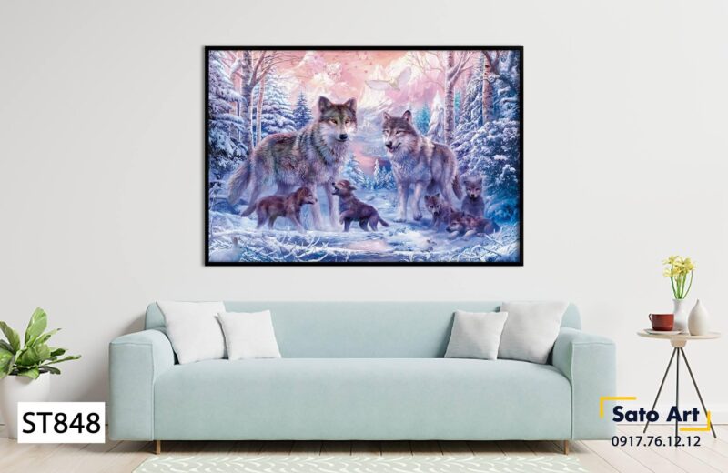 Bức tranh sơn dầu mỹ thuật vẽ đề tài gia đình hạnh phúc quây quần bên nhau trong phòng khách ấm cúng