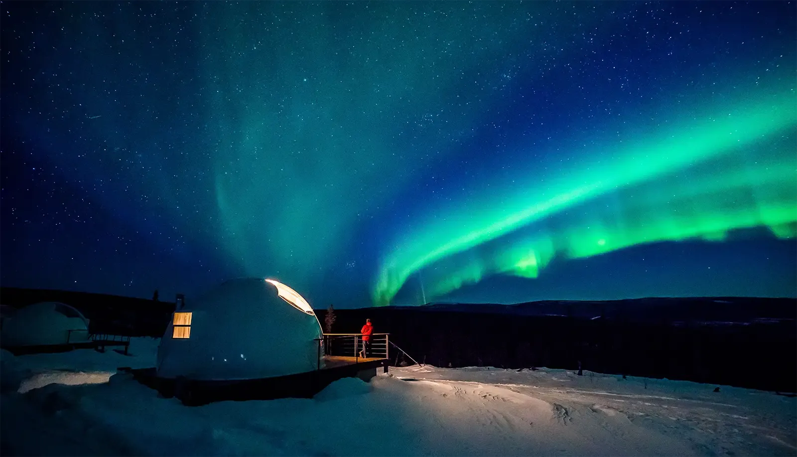 Tranh vẽ hiện tượng tự nhiên cực quang bắc cực huyền ảo trên bầu trời đêm đầy sao