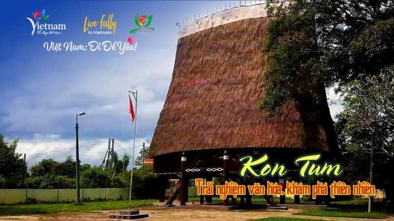 Tranh vẽ cảnh hoàng hôn trên núi hùng vĩ thuộc chủ đề hiện tượng tự nhiên tuyệt đẹp