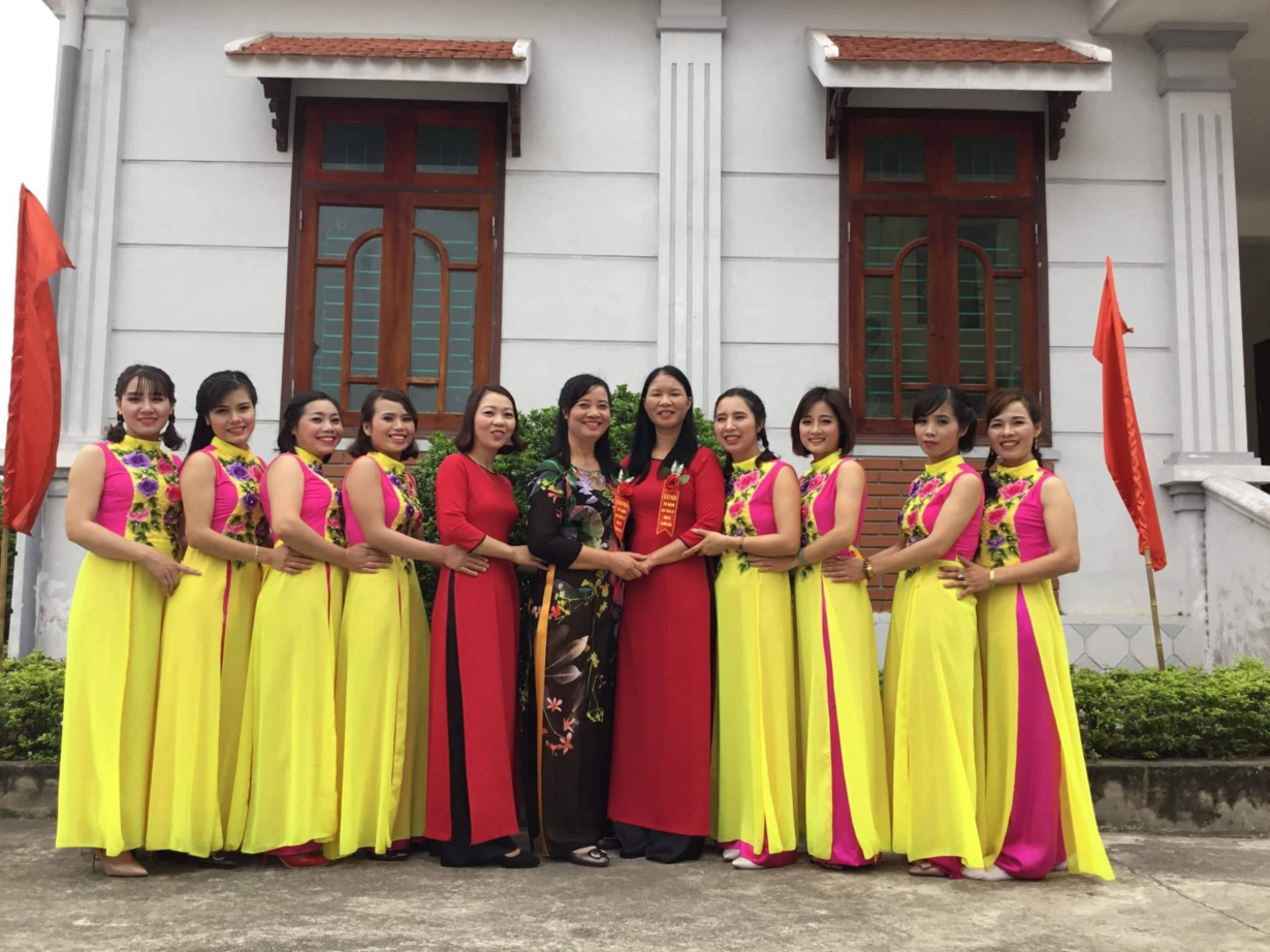 Tranh vẽ hiện tượng tự nhiên mầm non với cơn mưa và chiếc cầu vồng bảy sắc diệu kỳ