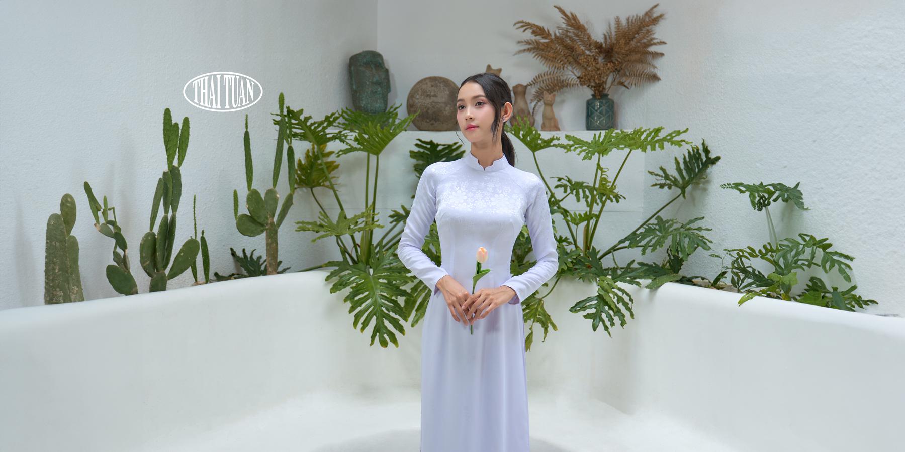 Minh họa cách vẽ họa tiết và lựa chọn màu sắc cho áo dài nữ thêm sinh động