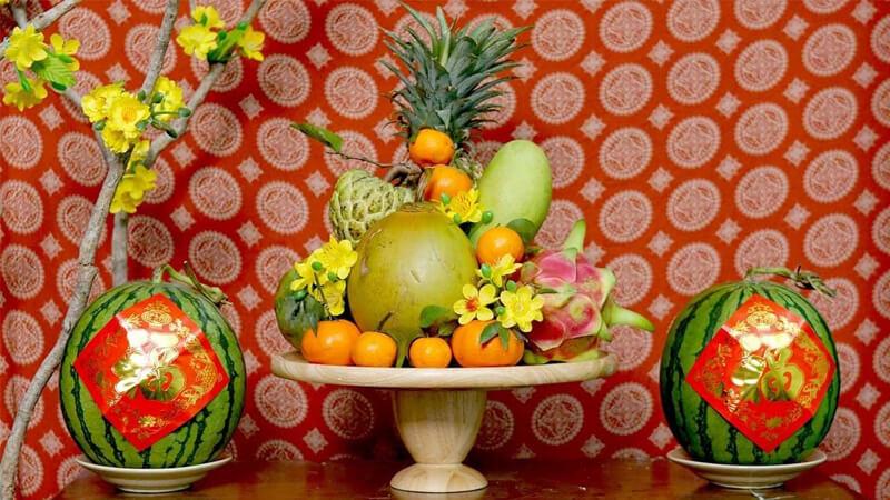 Tranh vẽ mâm ngũ quả ngày Tết đơn giản với nhiều loại trái cây tượng trưng sung túc may mắn