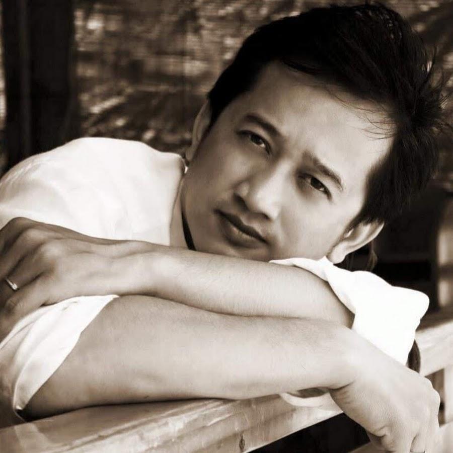 Vẽ tranh 20 10 tặng mẹ kính yêu với hình ảnh mẹ hiền từ và ấm áp