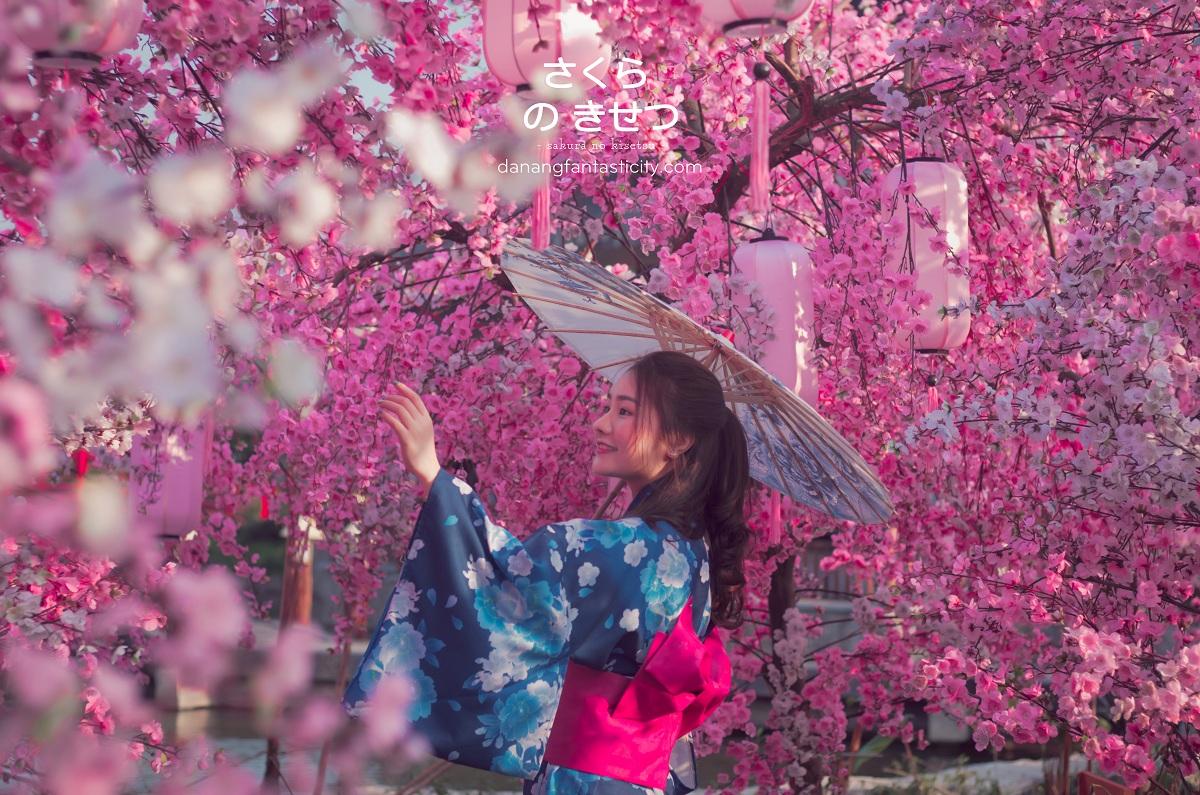 Tranh vẽ phong cảnh giao thoa văn hóa Nhật Bản Việt Nam với hoa anh đào và nón lá