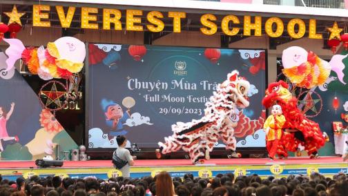 Tranh vẽ lễ hội cho học sinh lớp 9 tái hiện trò chơi ô ăn quan dân gian