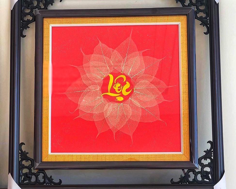 Bức tranh vẽ linh vật của năm kết hợp các họa tiết Tết Nguyên Đán may mắn và độc đáo