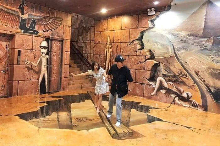 Ý tưởng vẽ tranh ngã tư đường phố từ góc nhìn trên cao độc đáo với màu sắc sống động và chi tiết