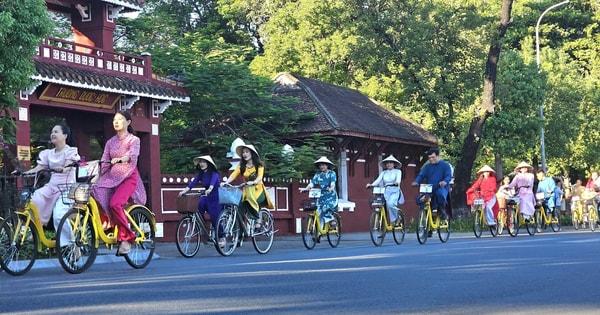 Ý tưởng tranh vẽ 20 tháng 10 chân dung người phụ nữ Việt Nam duyên dáng áo dài