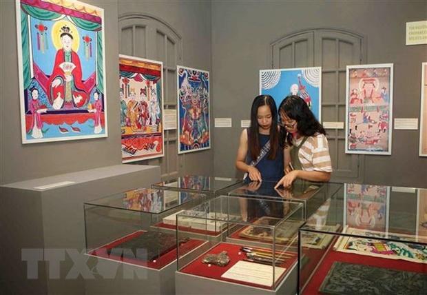 Ý tưởng vẽ tranh Tết độc đáo và sáng tạo với nhiều chất liệu màu sắc khác nhau