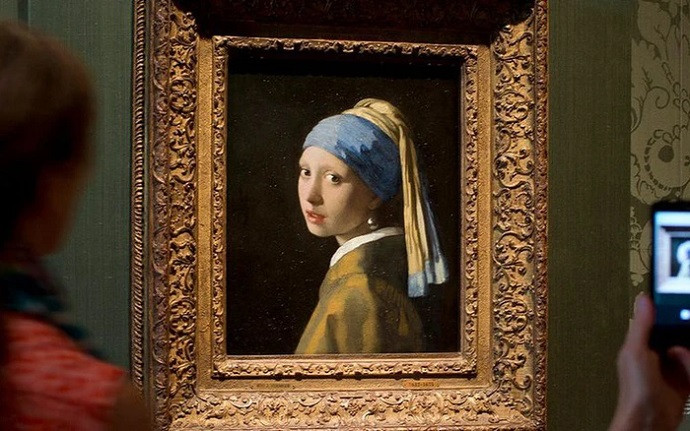 Khám phá Bí ẩn và Vẻ đẹp vượt thời gian của Bức tranh Cô gái đeo ngọc trai Khám phá Bí ẩn và Vẻ đẹp vượt thời gian của Bức tranh Cô gái đeo ngọc trai