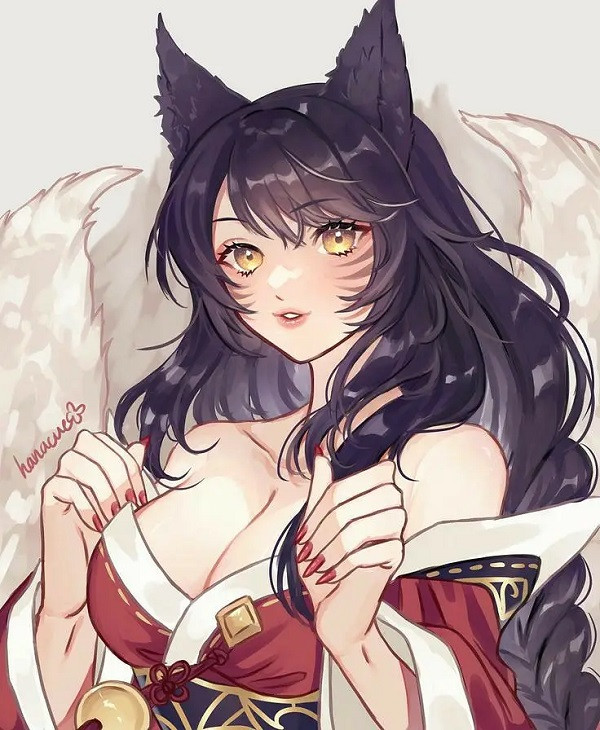 Ahri cosplay với bộ đồ bó sát khoe đường cong cuốn hút