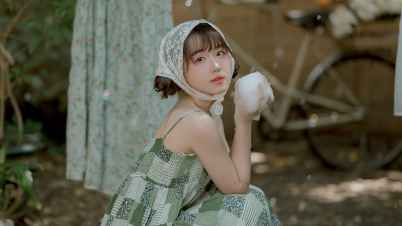 Ảnh bạn gái dễ thương với nụ cười tươi tắn