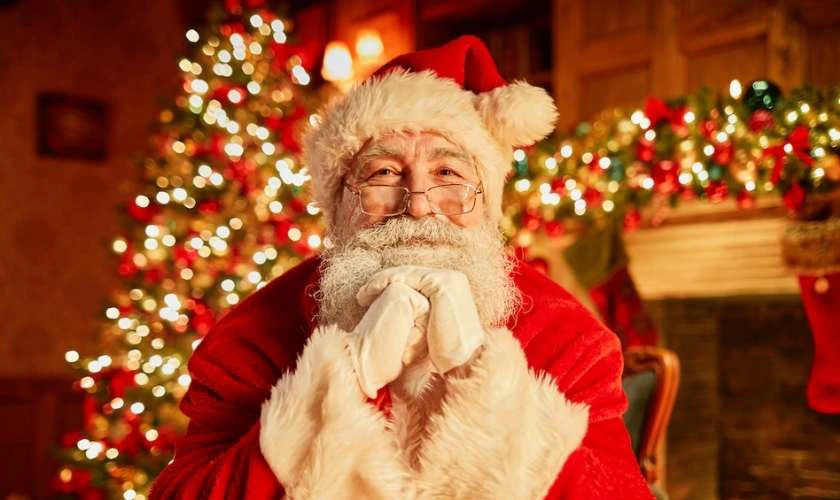 Ảnh bìa Giáng sinh vui nhộn với hình ảnh ông già Noel đang mỉm cười