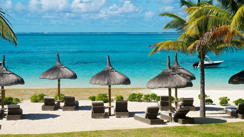 **Ảnh biển** đêm nhìn từ thành phố với ánh đèn rực rỡ