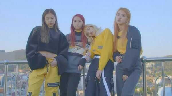 Ảnh BlackPink của từng thành viên trên màn hình