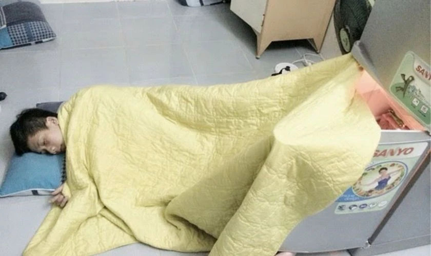 Ảnh chế về việc chi tiền cho sở thích khiến ví tiền &quot;bay màu&quot; của đàn ông