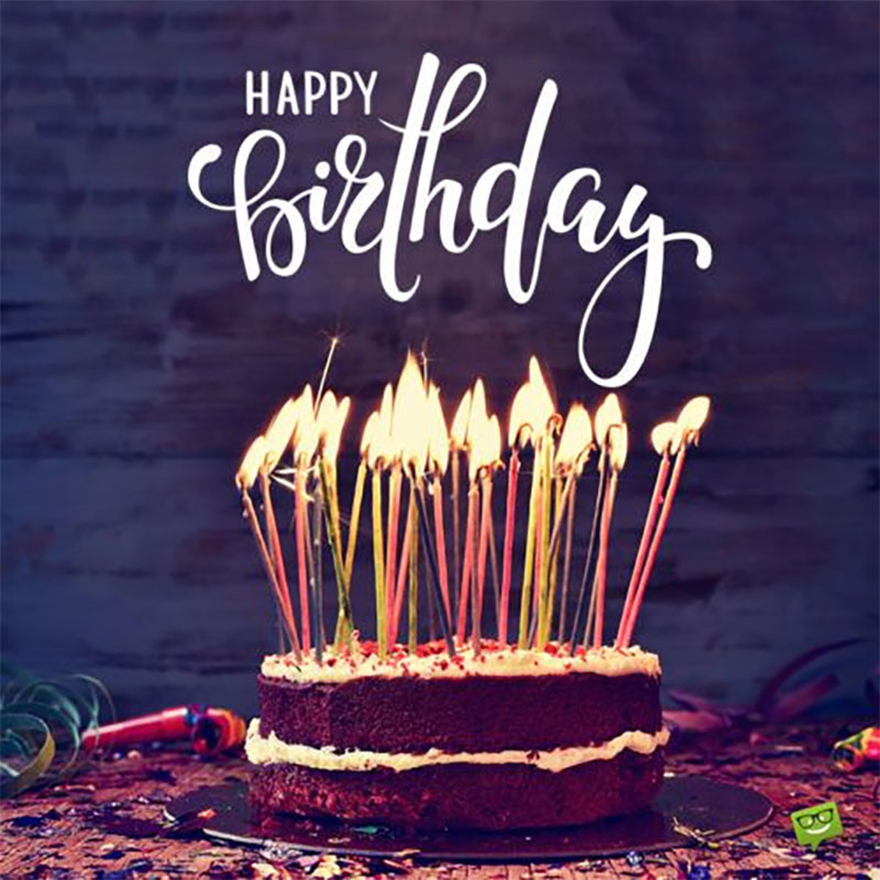 Ảnh chúc mừng sinh nhật hiện đại với tông màu trầm và thiết kế tối giản