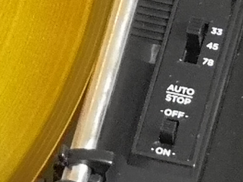 Ảnh chụp 5x sử dụng zoom lai cho chi tiết tốt hơn zoom kỹ thuật số