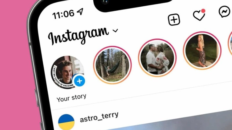 Ảnh chụp màn hình Instagram Story với các tùy chọn tương tác như thăm dò ý kiến và nhãn dán