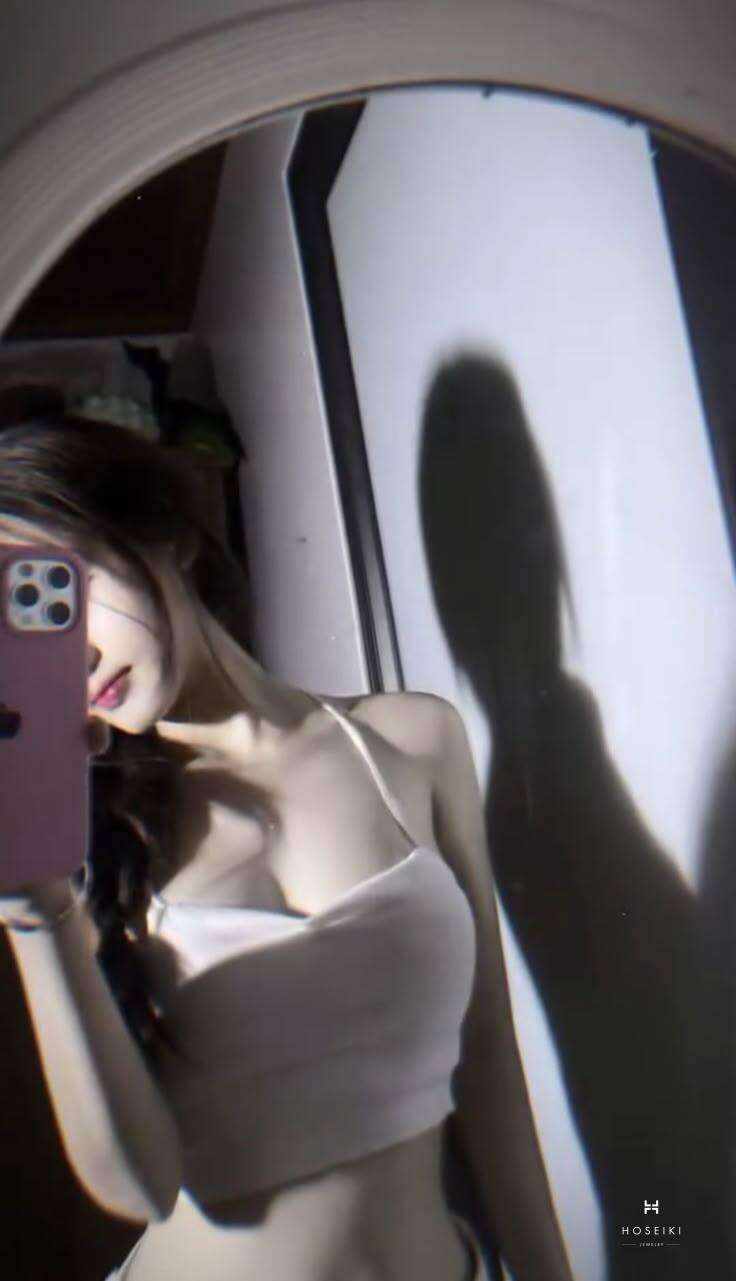 Ảnh cô gái sexy tinh tế trong trang phục quyến rũ