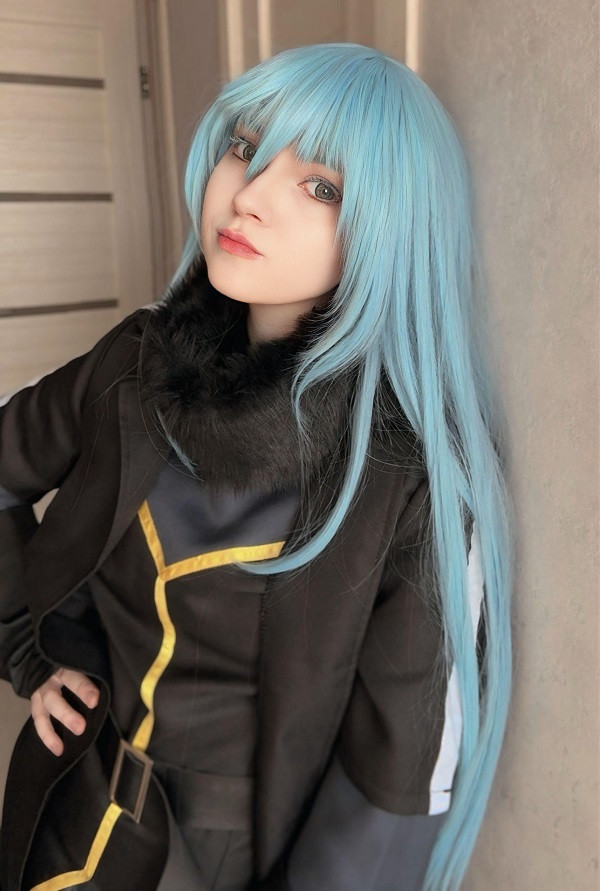 Ảnh cosplay Rimuru thể hiện sự tinh tế và chi tiết trong từng góc độ