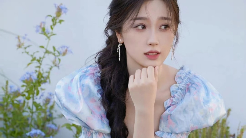 Ảnh diễn viên người Trung Quốc Ngu Thư Hân đầy biểu cảm