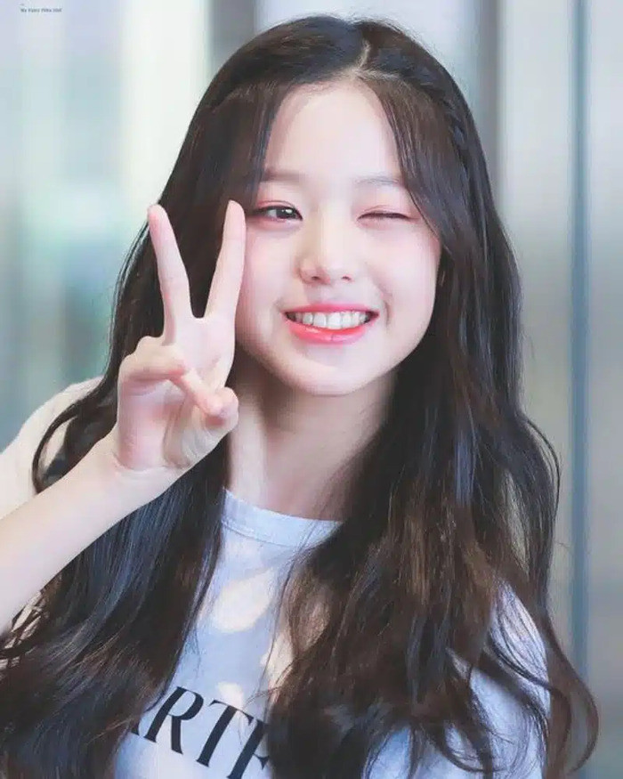 Ảnh gái Hàn xinh đáng yêu với biểu cảm dễ thương