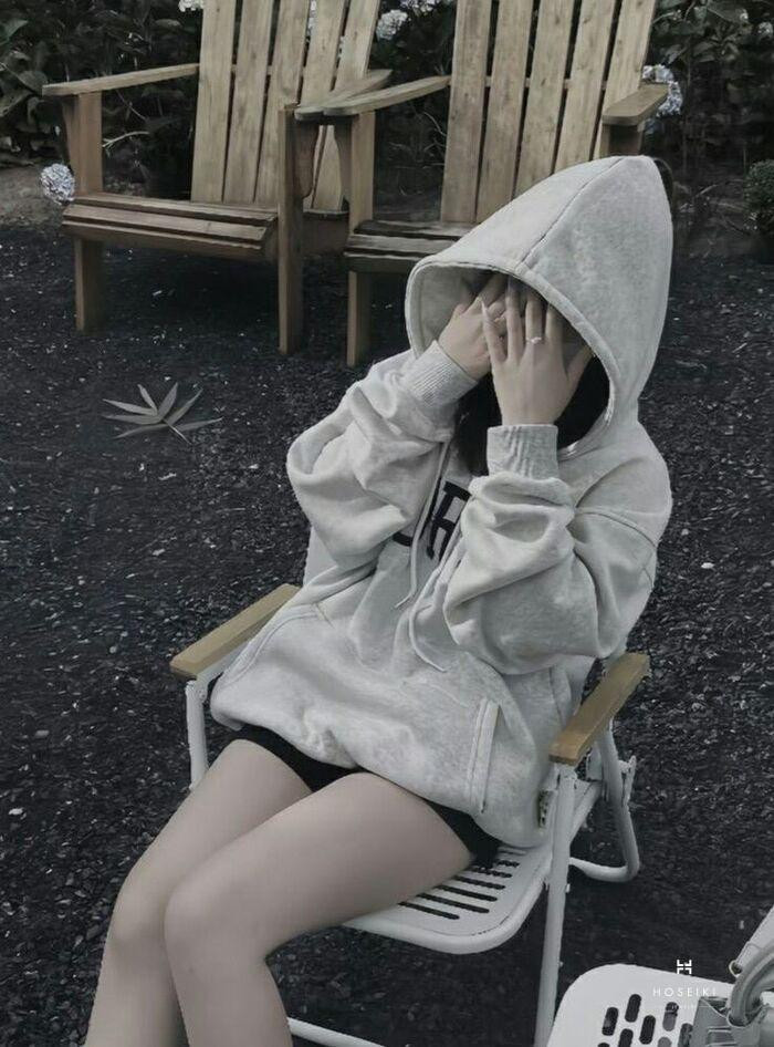 ảnh gái xinh che mặt đầy nghệ thuật