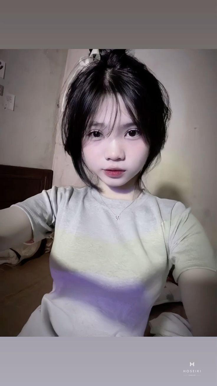 Ảnh gái xinh tự sướng đơn giản nhưng tạo ấn tượng mạnh mẽ