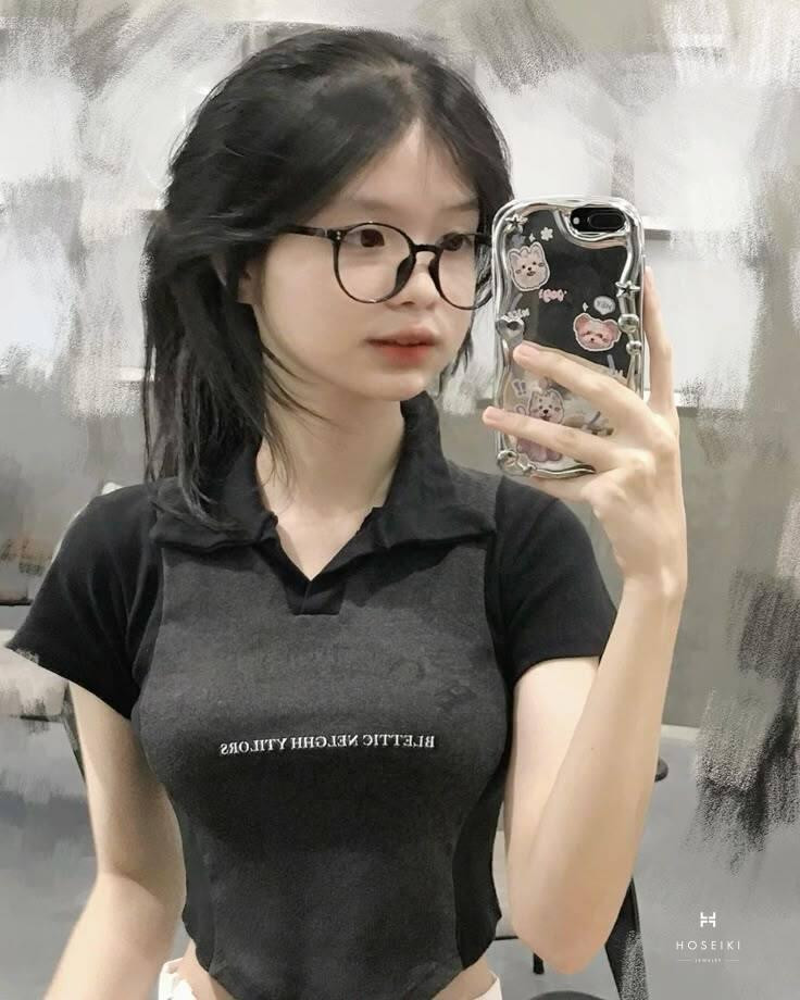 Ảnh gái xinh tự sướng thể hiện vẻ đẹp đầy tự tin