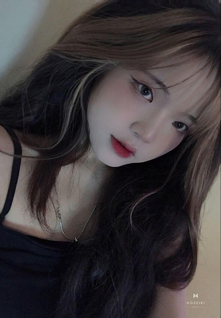 Ảnh gái xinh với phong cách cá tính luôn tạo ấn tượng mạnh mẽ.