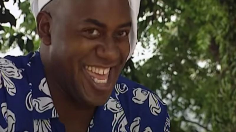 Ảnh meme &quot;anh da đen&quot; với nụ cười ranh mãnh