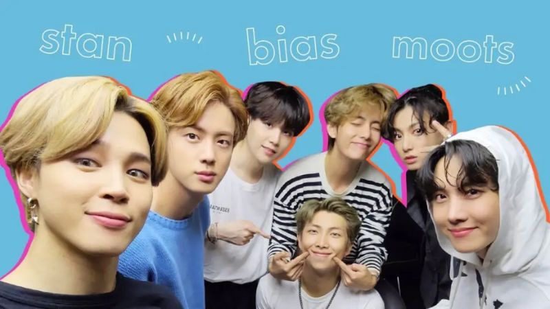 Ảnh minh họa 'card bias' trong Kpop, thể hiện tấm photocard của thành viên yêu thích mà người hâm mộ sưu tầm được từ album.