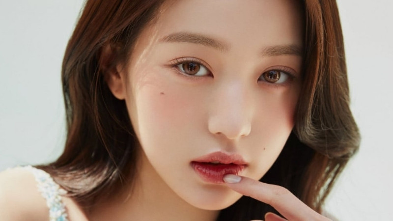 Ảnh nữ ca sĩ Hàn Quốc Jang Won-young (IVE) với vẻ đẹp trong trẻo